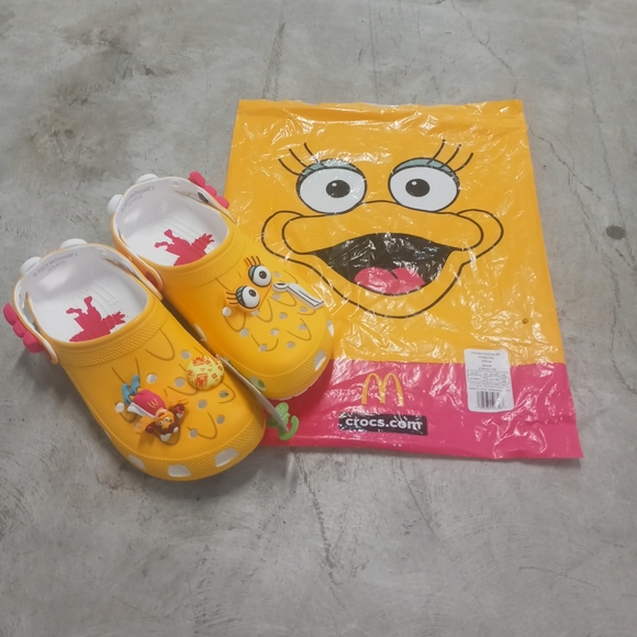 McDonald's x crocs classic clog birdie - Picture 3 of 3
